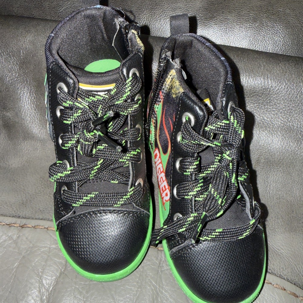 Kids Grave Digger Monster Truck High Tops Sneakers 9 NWOT