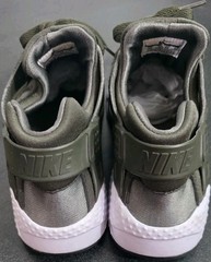 Nike Air Huarache Cargo Olive Green Running Shoes Youth 7 Kids 318429-306 EUC