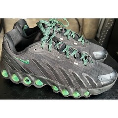 Nike Air Max DN8 Boy’s Size 5.5 Youth Black/Green Strike/Noir