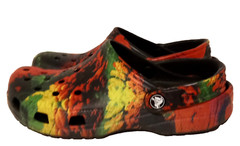 Crocs Classic Clogs Spray Paint Print Clog Multi Color Women’s 6 Youth/Men’s 4