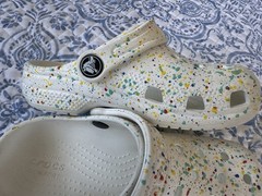 CROCS Classic Clogs White Paint Splatter Slip On Shoes Kids Youth Size C11