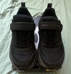 Under Armour Assert Kids Black Mesh Hook & Loop Sneakers US 13