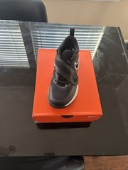 Nike Team Hustle D 11 (PS) 2.5 Ys