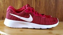 Nike Tanjun GS Rush Kids Girls Running Training Shoes Pink White Red Size 6.5 Y