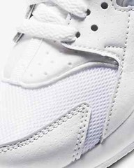 Nike Air Huarache Run Unisex Triple White Sneaker 654275 110 SIZE 5Y / 6.5 WOMEN