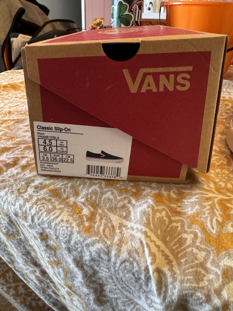 Vans Classic Slip-On Black/White Canvas Slip-On Casual Shoes 6.0 women’s.