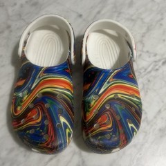 Crocs Out of this World II Swirl Paint Classic Clogs Sandals Child’s Size J6