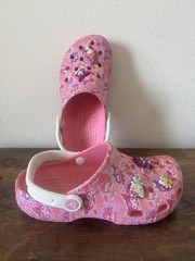 Crocs Classic Clog Sanrio Hello Kitty Kids US 8 Pink Graphic Jibbitz Strap