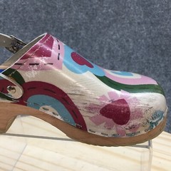 Cape Clogs Youth 3 White Pink Heart Slingback Round Toe Slip On Casual Comfort