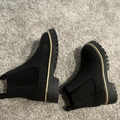 Unisex Adults Black Solid Chelsea Ankle Boots Round Toe Low Heel EU 36 US 4.5/5