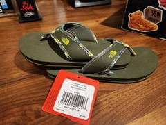 Size 2 The North Face Kids Base Camp Flip-Flop Taupe Green Sulphur Spring Green