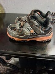 kids starter sneakers Size 9