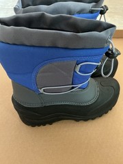 Itasca Big Kid Size 4 Winter Snow Boot Blue Insulated Waterproof Outdoor Travel