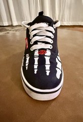Heelys Pro 20 Prints Skeleton Wheeled Sneaker Black White Red Youth Size 3