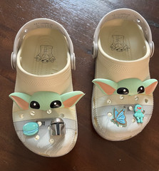 Crocs Star Wars Grogu Baby Yoda Classic Clogs Unisex Kids Size J2
