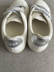 VEJA Kids White Silver Leather Hook & Loop Sneakers US 1 EU 32 Unisex