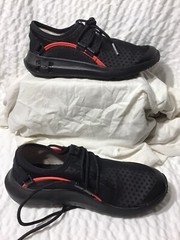 Under Armour Railfit Youth Running Mesh Black Red Size 2Y Lightweight Kids