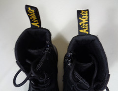 Dr. Martens‘ combs AirWair boots US youth size 3 black LA004 zip & lace ~ EUC