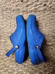 Crocs Classic Comfort Clog Unisex Size J4 Blue Fur Lined Fuzzy Warm Shoes