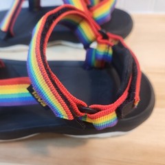 TEVA HURRICANE XLT2 RAINBOW PRIDE HIKING SANDALS YOUTH 2 WOMEN 4