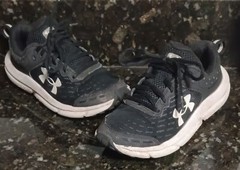 Under Armour Boys Assert 10 3026182-001 Black Running Shoes Sneakers Size 4Y