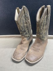 Old West Youth size 5D Boots very worn beat up look fun