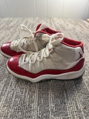 Nike Air Jordan 11 Retro Shoes Youth Size 1.5Y Red Cherry Patent 378039-116