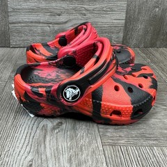 Crocs Classic Marbled Clog Kids Size C5 Red Black Swirl Slip On NEW