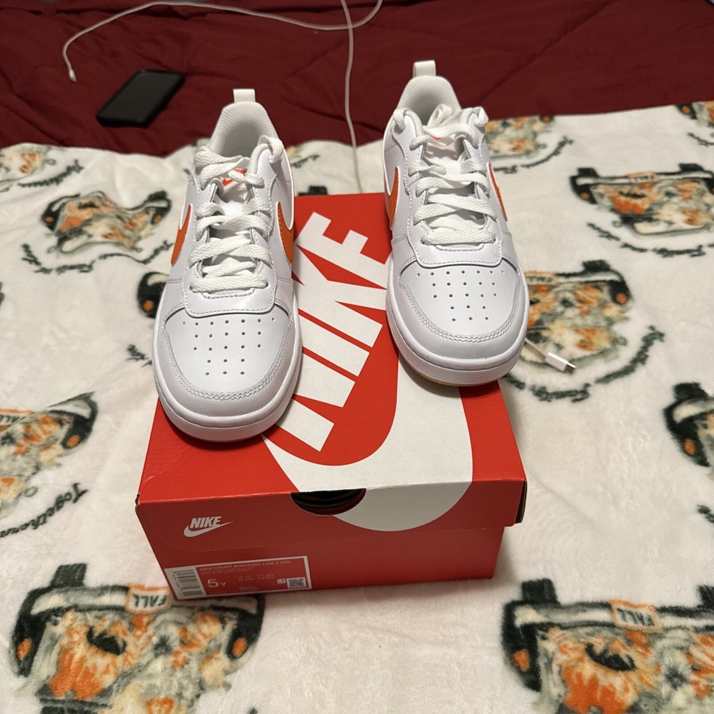 Brand New In The Box Nike Court Borough Low 2 (GS) Size 5Y, 5.5Y, 6Y, 6.5Y, 7Y