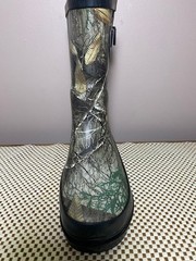 Magellan Outdoors Realtree Camo Waterproof Rubber Rain Boots * Youth 1 *