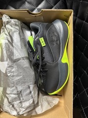 Under Armour Lockdown 7 Unisex Kids 12k Black/Green Low Top Basketball Sneakers