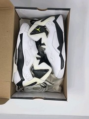 NIKE AIR Jordan True Flight (GS) Youth 4 5 Y White Yellow Black