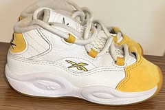 Reebok Question Mid Yellow Toe Lakers SZ 8 Little Kids NBA “Kobe / Lakers” Used