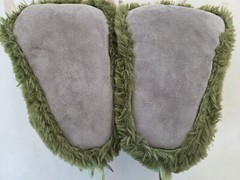 GUC Little Kid’s Size Small LAZY ONE Green Animal Dinosaur Monster Slippers