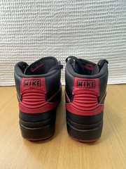 Air Jordan 2 Retro BG ‚Alternate 87‘ 834276-001 Size 6Y Black Red Sneakers