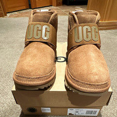 *NEW UNWORN* UGG K Neumel II Graphic Kids Chestnut Suede Ankle Bootie US Size 4