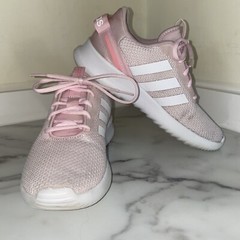 Adidas Youth cloud foam Mesh sneaker light pink size 4