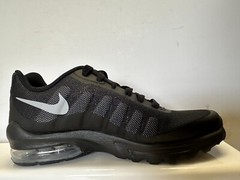Nike Air Max Invigor Junior Trainers UK 11 US 11.5C EUR 28.5 REF 2944 =