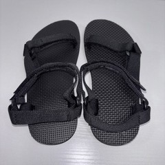 Teva Original Universal Kids Sz 2 Black Hook And Loop Sandals NEW
