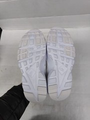 NIKE KID’S HUARACHE RUN GS SIZE 5.5