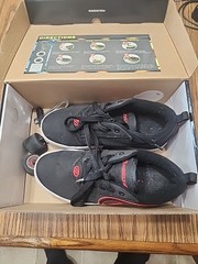 Heelys Pro 20 Youth size 5 USA