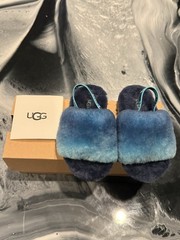 UGGT/ 1120835TTFLUFF YEAH SLIDE GRADIENT