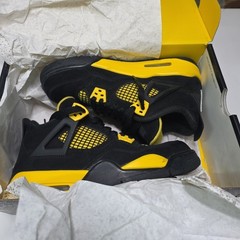 #6 EUC!! Size 6.5 (GS) – Jordan 4 Retro Thunder (408452-017) Womens 8