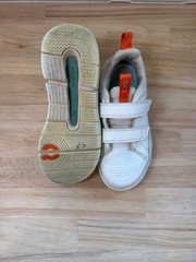 On The Roger Hook and Loop Sneakers 3KE10010840 White/Green SIZE: K13
