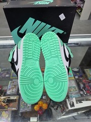 Nike Air Jordan 1 Retro High Mint Green White Black FD1437 130 Youth 4Y (new)