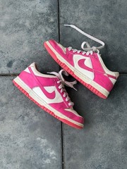 Nike Dunk Low GS ‚Laser Fuchsia‘ Sneakers – Size 4.5Y (FB9109-109)