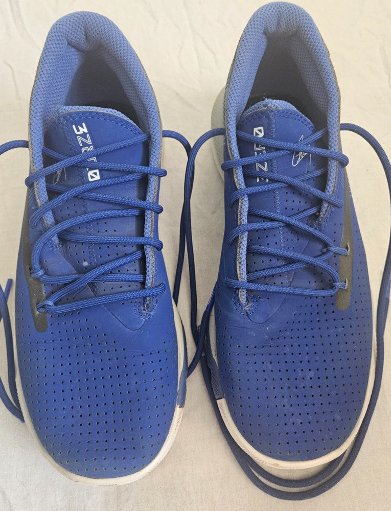 Size 6.5 Youth (GS) – Under Armour Steph Curry 3ZER0 3 Low Royal