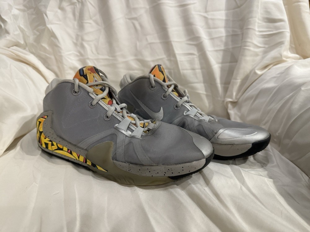 Nike Zoom Freak 1 GS Giannis Graffiti Basketball Shoes Size 7Y Court Worn Only