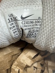 Kids Nike Air Max Invigor athletic shoes white and wolf gray Size 13.5c
