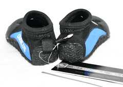 O’NEILL Youth Reactor 2mm Reef Boot Size Small 10/11 Black Blue Neoprene 328